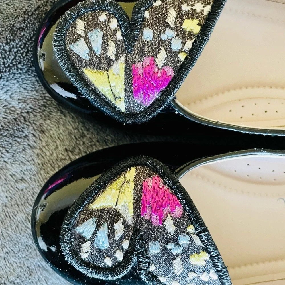 Little girl’s butterfly embroidered flats in 11USby Sophia Webster Mini like new